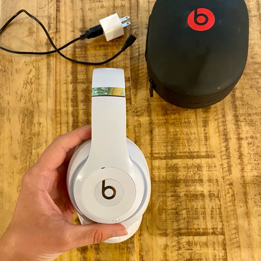 Like new Beats Headphones